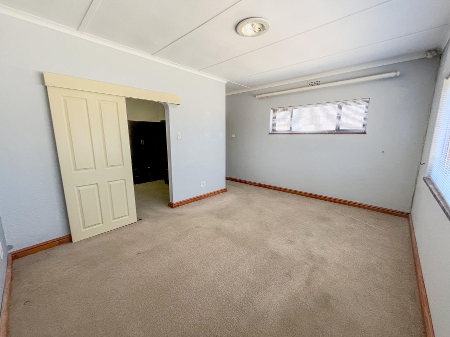 2 Bedroom Property for Sale in Thornton Western Cape